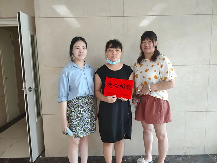 暖心慰問，進行中