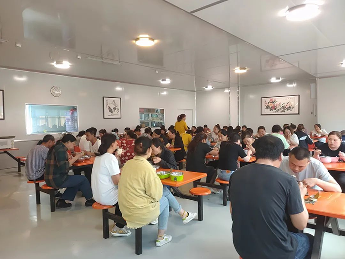 悠悠粽香飄幸福，濃情端午暖人心